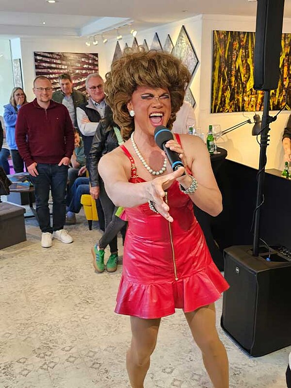 korridor.art | Show mit Patrick Granado als Tina Turner