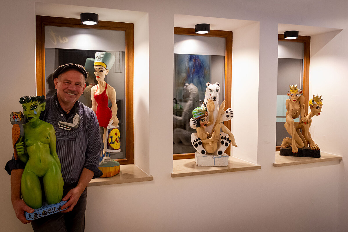 korridor.art | Ausstellung - Corona Kunst Peep Show - Hagga Bühler